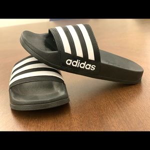 Kids size 1 Adidas slides